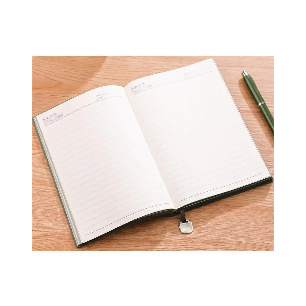 Agendă AristoNote verde, format A5, cu copertă flexibilă din piele ecologică – ideală ca jurnal personal sau planificator elegant.